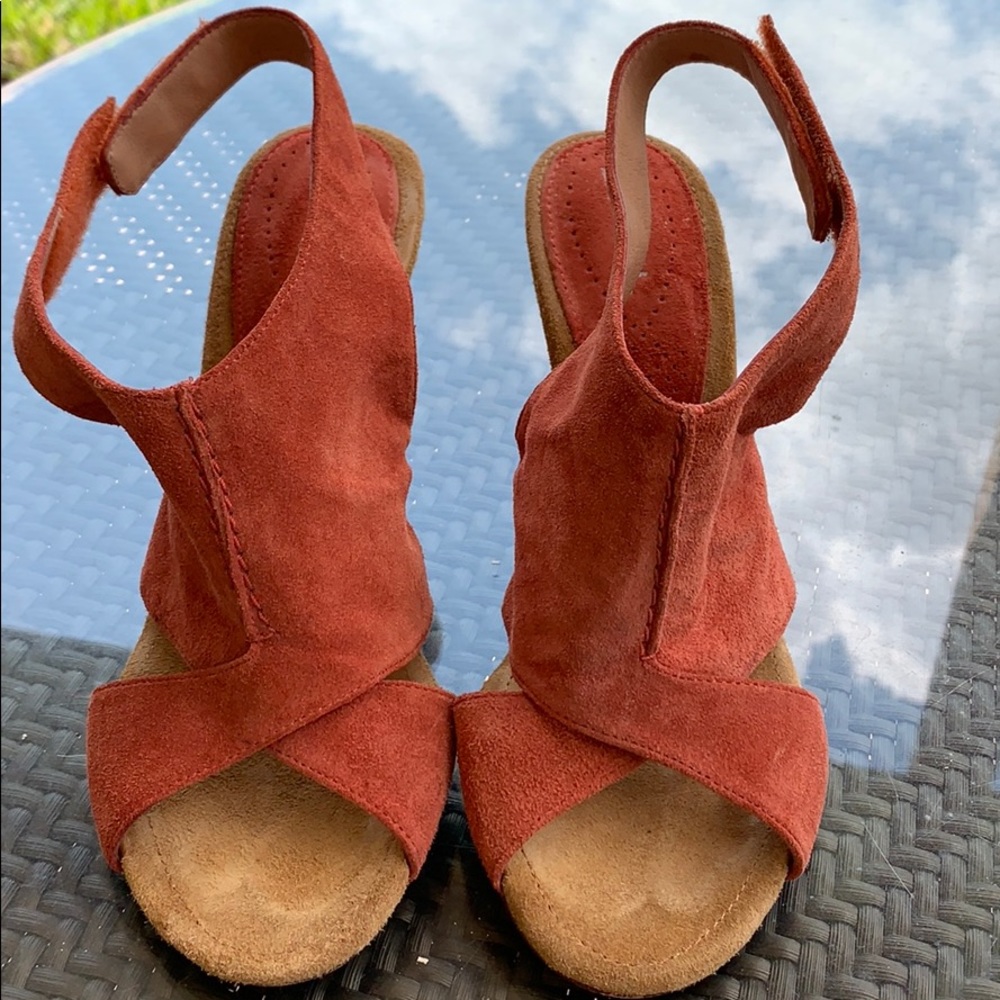 Biviel coral heels